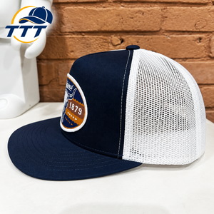 Gorra Trucker Personalizada de 5 Paneles, Malla Azul Marino y Blanca, con Parche Bordado, Cierre a Presión, Fabricante Vietnamita, OEM, ODM, Venta al Por Mayor, Fábrica de Gorras VN - Product Image 2