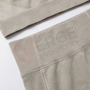 Ensemble 2 pièces de yoga pour femme, bleu marine côtelé, composé d'un crop top à manches longues et d'un short taille haute, avec décolleté carré et bretelles spaghetti - Product Image 5