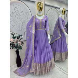 Robe de soirée élégante avec broderie et paillettes de créateur - Product Image 4