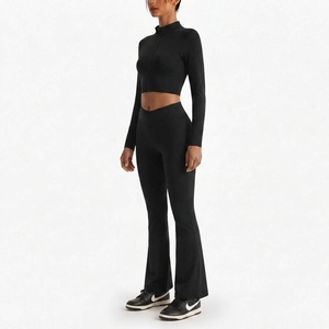 Conjunto Deportivo de 2 Piezas para Mujer, Top Corto de Manga Larga con Cierre Frontal y Leggings Ajustados de Cintura Alta, Ropa Deportiva - Product Image 4
