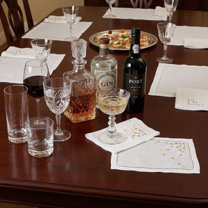 Serviettes de cocktail pliées personnalisées en gros avec broderie de points colorés, serviettes de boisson de luxe à ourlet festonné 100 % lin pour la maison, l'hôtel et les événements - Product Image 2