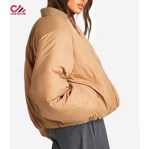 เสื้อแจ็คเก็ตบอมเบอร์สำหรับผู้หญิง CARE MASTER รุ่นกันหนาว บุด้วยใยโพลีเอสเตอร์ คอตั้ง ปิดด้วยซิป สีพื้น - Product Image 2