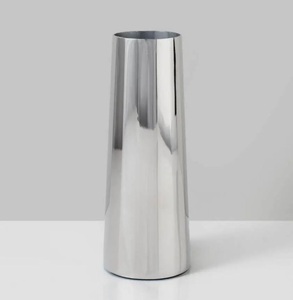 Vase cylindrique en argent poli, accent métallique contemporain pour une brillance intérieure raffinée - Product Image 1