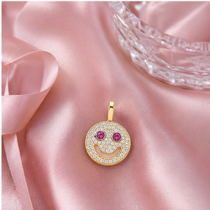 Collier Minimaliste en Or Massif 10K Personnalisé avec Pendentif Sourire et Diamant Moissanite, Bijou Tendance pour Femme, Vente en Gros - Product Image 4