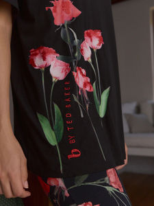 Vêtements d'été décontractés pour femmes, ensemble t-shirt et short, vêtements d'été très vendus, ensemble deux pièces pour femmes à prix avantageux, ensembles de shorts - Product Image 4