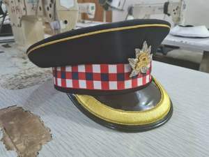 Sombreros Cold Era Gorra con visera británica Tamaños de color personalizados Sombreros con visera de lana de algodón con insignias Fábrica - Product Image 3