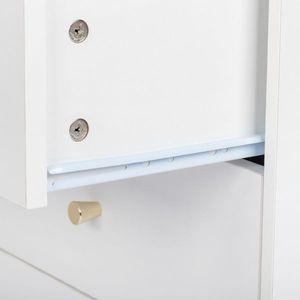 Comodino in Truciolato Bianco con 2 Cassetti, 1 Stazione di Ricarica Wireless, Maniglia Affusolata Dorata, 45x35x63cm, Set da 2 - Product Image 5