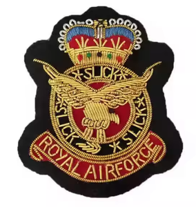 Hermosas insignias de lujo hechas a mano con alambre dorado, bordadas, resistentes al agua, 3D, personalizadas para ceremonias, a bajo precio. - Product Image 5