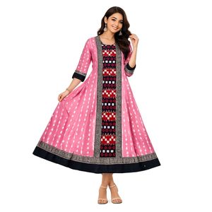 Kurta Ikkat Arts en Tejido Tribal Rosa Pálido – Kurta Étnica Inspirada en el Tejido a Mano en Rosa y Gris Carbón - Product Image 2