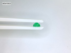 Elegante Esmeralda Zambiana Natural Genuina de Grado 3A, Corte Facetado Octogonal, 1.16ct, Gema Suelta para Collar y Anillo - Product Image 5