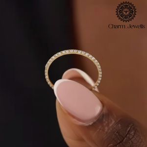 Bague de fiançailles Charm Jewells en moissanite taille coussin motif fleur, en argent 925, sertie à griffes, style classique pour femme, certifiée IGI, or 3g - Product Image 1