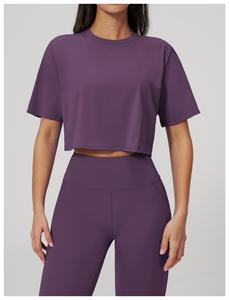 T-shirt de sport personnalisé à séchage rapide pour femme, avec logo, coupe ajustée, estampage à chaud, sensation nuage, idéal pour la course et le yoga - Product Image 2
