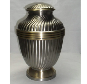 Urna Funeraria de Latón Pulido Grabado Verde Antiguo para Cenizas de Adultos, Estilo Americano/Europeo - Product Image 6