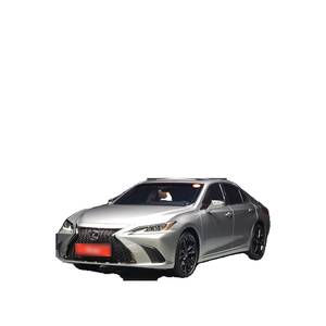 Lexus ES 2024 con Paquete de Diseño F-Sport, Volante a la Izquierda, Asientos de Cuero, Cámara Trasera, 6,857 km - Product Image 1