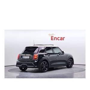 Mini Cooper 5-Door Resolute Edition with Leather Seats Rear Camera August 2023 24,891 km Left Steering - Product Image 2