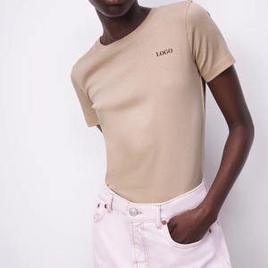 T-shirt court pour femme, style mode tendance, décontracté, look urbain, style jeune - Product Image 1