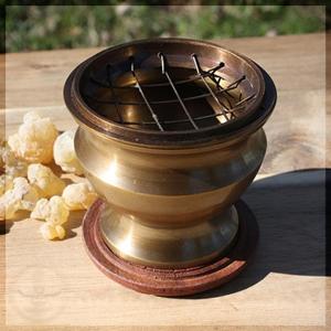 Brûleur d'encens moderne en métal noir texturé, porte-bakhoor contemporain en métal, Mabkhara du Moyen-Orient, usage religieux, cadeau de l'Aïd - Product Image 5