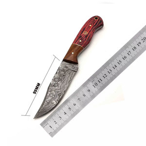 Cuchillo de Caza Duradero de Acero de Damasco con Mango de Madera para Actividades al Aire Libre como Camping, Senderismo, Pesca y Bushcraft - Product Image 6
