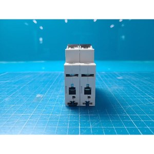 Disjoncteur miniature Eaton FAZ-C6/2 d'occasion – Pièces détachées d'équipement semi-conducteur de la génération précédente - Product Image 1