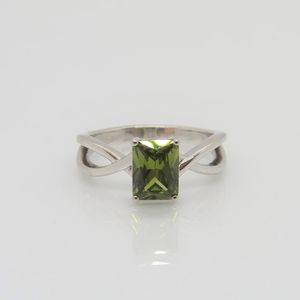 Vintage <b>Peridot</b> <b>Ring</b> Emerald Cut Green Gemstone Twisted Celtic Sterling Silver August Birthstone - Product Image 1