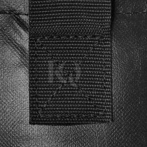 Sac de frappe haute performance conçu pour la pratique de la boxe et du kickboxing, avec des coutures robustes et un matériau durable. - Product Image 6