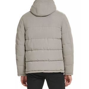 Chaqueta acolchada ligera para hombre, diseñada para retener el calor, fácil de usar y con un estilo casual moderno para el invierno. - Product Image 2