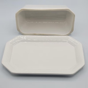 Mantequillera Rectangular Clásica con Tapa de Fácil Agarre, Bandeja Ancha para Servir, Acabado Liso y Brillante, Elegante Plato para Mantequilla para la Encimera de la Cocina - Product Image 3