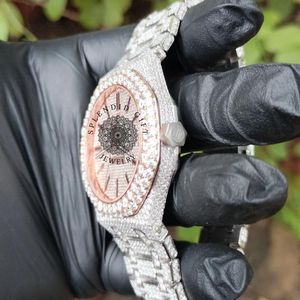 Montre de luxe en diamant avec bracelet en moissanite argentée, boîtier en cristal saphir, mouvement à quartz ETA, pour homme, 28 mm, fermoir déployant, étanche 10 m - Product Image 2