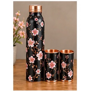 Botella de Agua de Cobre con Diseño de Flores de Cerezo en Negro Mate, con Tazas a Juego, Portátil para Viajes - Product Image 1