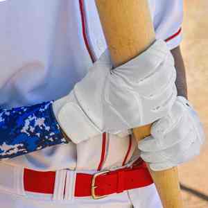 Guantes de Bateo de Cuero Blanco Unisex para Adultos, Acolchados, con Cierre de Velcro, Diseño Personalizado para Entrenamiento (Mano Izquierda) - Product Image 5