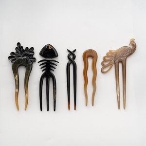 Fourchettes à cheveux en corne de buffle faites à la main, sculptées en forme d'animal, artisanat naturel, objet d'art de collection - Product Image 1