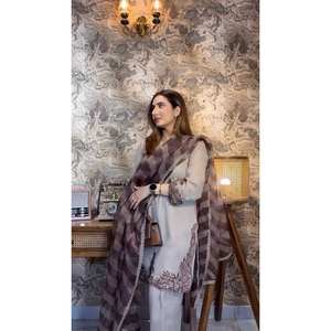 Conjunto de traje gris talla M para mujer de ZSR Designer con top, pantalón y dupatta - Product Image 4