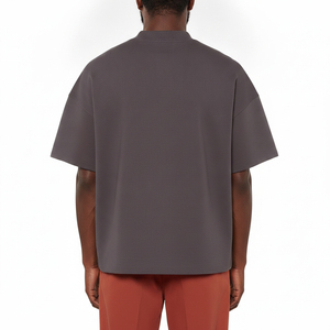 เสื้อยืดโอเวอร์ไซส์ผู้ชาย สีพื้น คอกลม แขนสั้น ผ้าเจอร์ซีย์ ลำลอง ทอแบบเรียบ ย้อมสีพื้น กันยับ มีโลโก้ด้านหน้า - Product Image 5