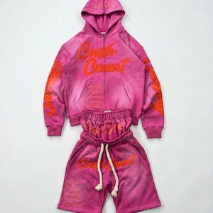 Ensemble de survêtement rose en velours personnalisé pour homme, brodé, style streetwear, en molleton doux, avec short et sweat à capuche - Product Image 1
