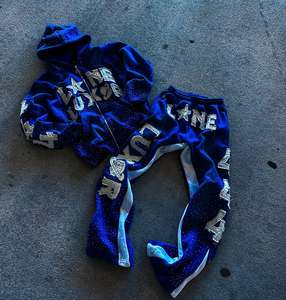 Ensemble survêtement homme streetwear personnalisé, comprenant un sweat à capuche zippé surdimensionné à strass et un pantalon de survêtement baggy, avec broderie de patchs et effet délavé à l'acide - Product Image 2