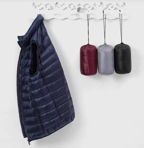 Gilets matelassés pour hommes grande taille de haute qualité, gris, avec rembourrage en duvet de canard, chauds pour l'hiver, vente en gros - Product Image 3