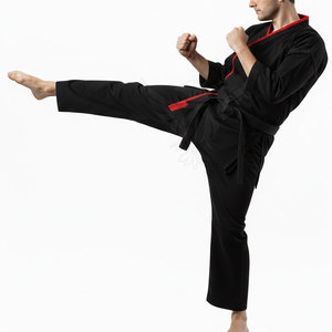 Kimono de karaté de style traditionnel, avec coutures renforcées et tissu épais pour un entraînement intensif au karaté. - Product Image 3