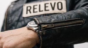 Chaqueta de Motocicleta de Cuero Genuino Personalizada OEM, Diseño Clásico Ajustado, Cierre de Cremallera Frontal, Logotipo, 300g, Negra, Resistente - Product Image 4