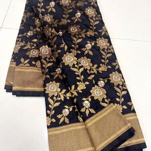 Sari de Seda Khadi Banarasi Puro con Bordado Floral en Oro y Plata y Blusa sin Coser, Precio al por Mayor por Royal Export - Product Image 1