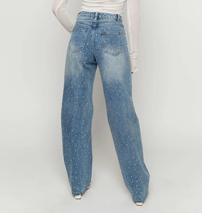 Jean large et droit en denim de coton respirant déchiré, délavé, de haute qualité, personnalisé pour femme, idéal pour l'hiver - Product Image 4