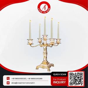 Candelabro de Hierro Ecológico Hecho a Mano con 3 Brazos, Diseño Ornamentado Negro Brillante para Bodas, Navidad, Decoración del Hogar y Eventos - Product Image 2
