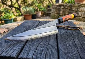 Couteau de chef japonais forgé à la main LEGACY BLADES, lame en acier carbone, manche en bois, finition haute brillance, ambidextre, motif Damas - Product Image 6