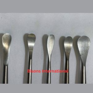 ชุดเครื่องมือผ่าตัดกระดูกสันหลังสีดำ 6 ชิ้น ยี่ห้อ Bisons International Cobb Elevator Set ได้รับการรับรองมาตรฐาน CE ระดับ Class I สำหรับการผ่าตัดกระดูกอ่อน - Product Image 6