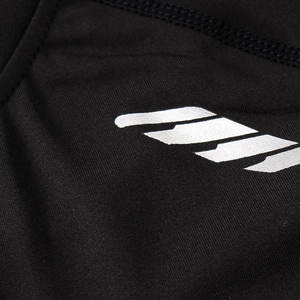 Chemise de compression de haute qualité, tissu respirant, design flexible et extensible, vêtement de sport confortable. - Product Image 5