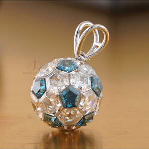 Colgante de Bola de Diamante Cultivado en Laboratorio de 8.50 CT, Oro Blanco de 14K y Oro Rosa, VVS1, Certificado IGI, Engaste Invisible, Forma de Número y Letra - Product Image 4