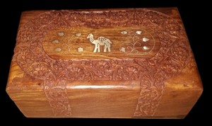 Caja de Joyería de Madera Tallada a Mano con Incrustaciones de Latón para Guardar Anillos y Collares, Organizador Rectangular Pulido para Joyas - Product Image 2