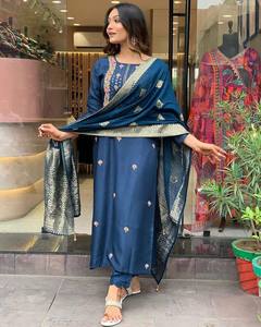 Kurti de viscosa y rayón para mujer, de color petróleo, corte recto, muy solicitado, con pantalón y conjunto de dupatta con estampado jacquard. - Product Image 1