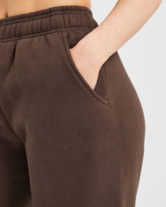 Pantalones Deportivos de Pierna Recta para Mujer, Color Marrón, con Logotipo Personalizado Premium, Tejido Suave al Tacto, 100% Algodón - Product Image 3