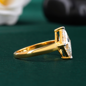 Bague solitaire en diamant de laboratoire taille cerf-volant de 2,06 carats en or jaune 18 carats avec clarté VS1, bijou de fiançailles moderne - Product Image 3