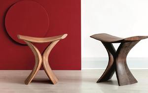 Tabouret contemporain en bois sculpté, siège d'appoint artistique pour la décoration intérieure, installation sur table pour salon et salle à manger - Product Image 1